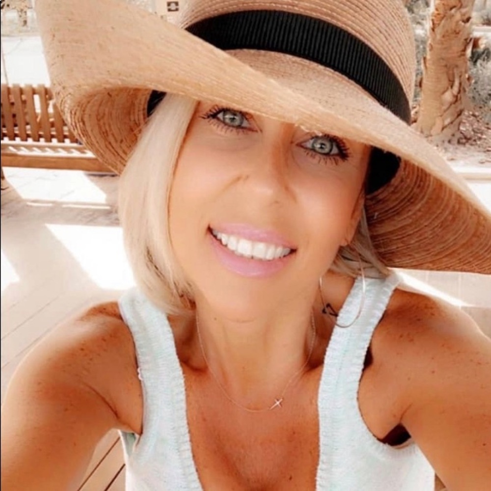 Meet your Posher, Tia